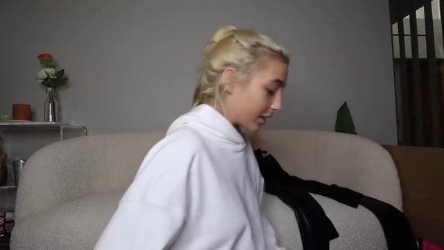 ВИРТУАЛЬНАЯ НЕДЕЛЯ МОДЫ С ЛУИ ВИТОН - Эмма Чемберлен смотреть онлайн