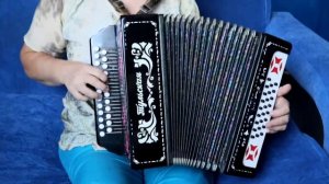 Гармонь "Тульская-301" 25х25-lll, трёхголосная. Тональность - до-диез-мажор.