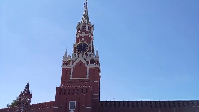 Куранты Спасской башни Кремля смотреть онлайн