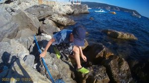 гы, крабика откапал/: