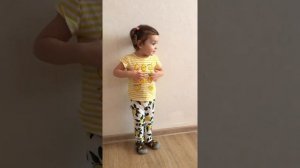 Танец у жирафа пятна пятна