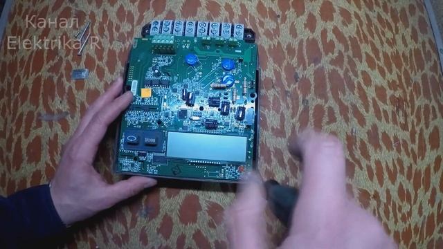 Меркурий 230 ART-03 PQRSIDN разбираем электросчётчик. Что внутри.
