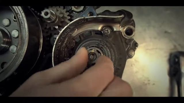 Bajaj Pulsar NS200, разборка двигателя, дефектовка деталей. смотреть онлайн