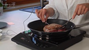 Temperaturgenaues braten und kochen mit dem CASO TC 2400 mobilen Einzelinduktionskochfeld