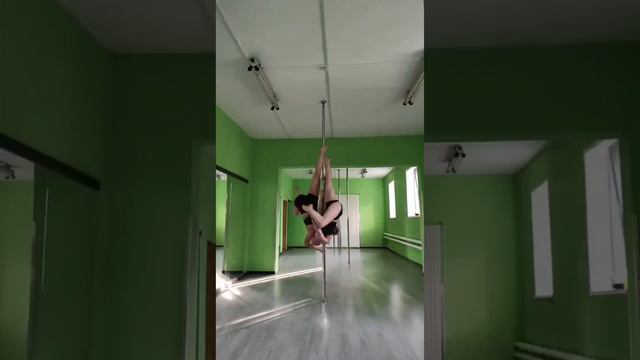 Pole dance. Duo