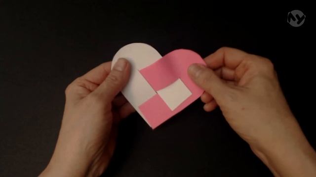 Плетёное сердечко из бумаги. Урок 1. смотреть онлайн