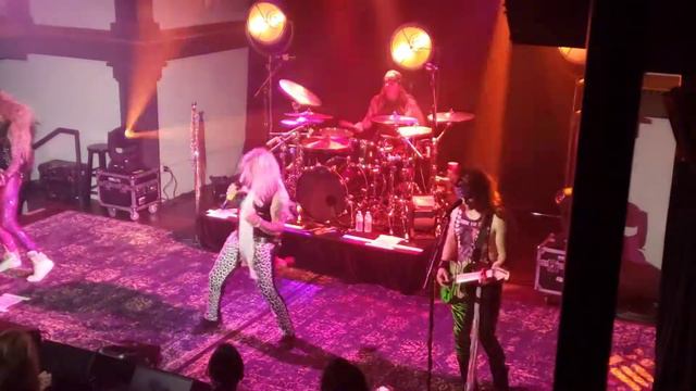 Steel Panther, Fuck myself 2nite ~Savannah смотреть онлайн