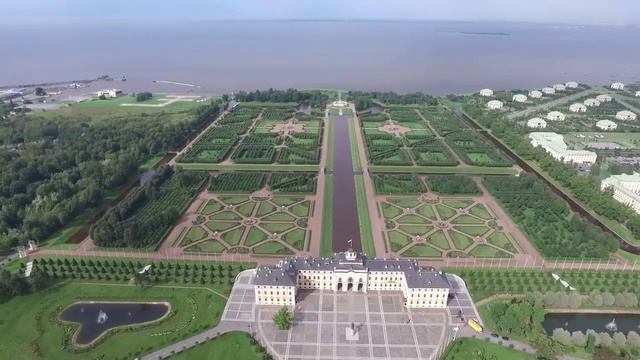 Константиновский дворец в Санкт-Петербурге в Стрельне