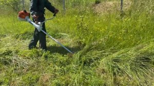 Stihl Fs 560 C-EM and Stihl Fs 490 C-EM with brush knife working together.( Motocoase Stihl lucrand