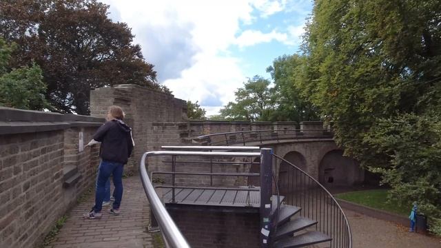 Leiden, Netherlands Walking tour 4K. [September 2022] смотреть онлайн