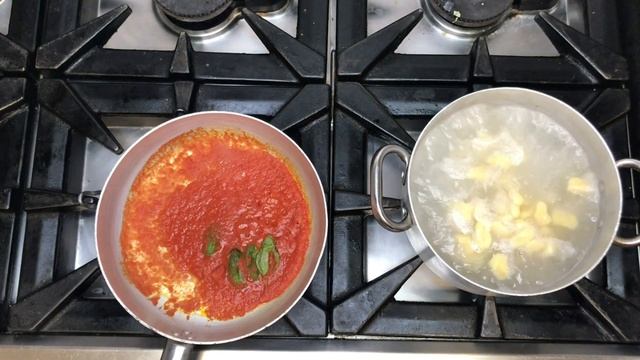 Картофельные ньокки в томатном соусе с моцареллой. Готовим дома. Gnocchi alla sorrentina.