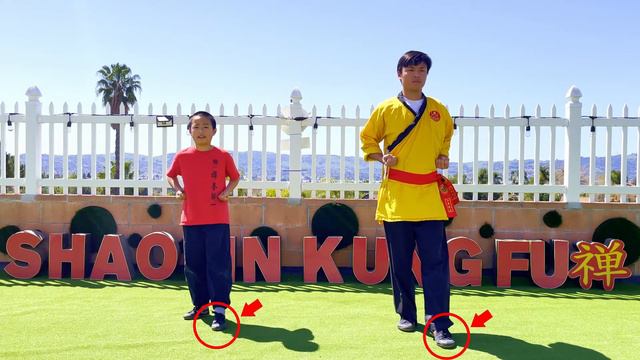 ► Shaolin Kung Fu Training for beginners - Front kick (正踢腿) & Slap foot (單拍腳) #少林功夫 基本功 【正踢腿】【单拍脚】🙏