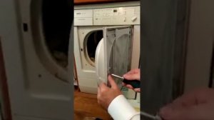 Замена крючка двери на сушильной машине Bosch 5400.