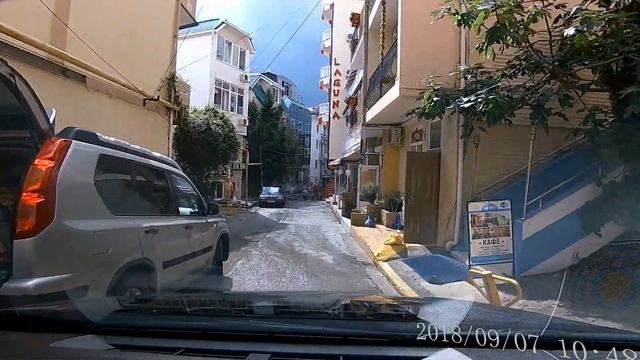 Улочки САНТА БАРБАРЫ на машине. КРЫМ поселок Утес. Алушта.