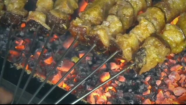 Жареная СОБАКА, Молочный ПОРОСЕНОК, Утки и КУРИЦА / Знаменитая ВЬЕТНАМСКАЯ Кухня...