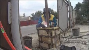 Как сделать столбики для забора из натурального камня, песчаник