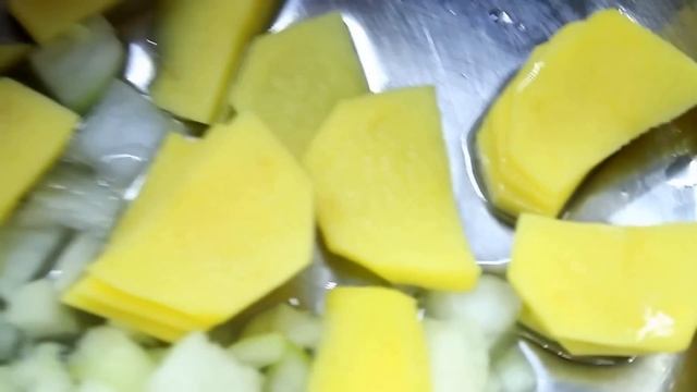 Суп-пюре из кабачков с курицей