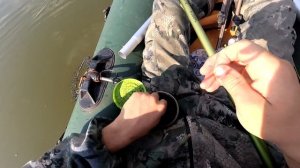 РЫБАЛКА НА КАРАСЯ УТРОМ НА ОЗЕРЕ (карась на поплавок)