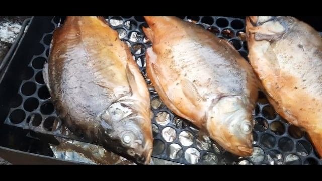 Карп горячего копчения
