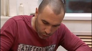 Тимофей (группа "Hi-Fi") обучает технике сграффито