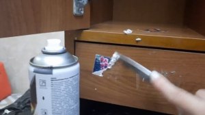 Как быстро снять старые наклейки с мебели и окон. Обезжириватель vixen.