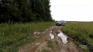 Nissan X-trail на лёгком бездорожье. Где-то около Добрянки