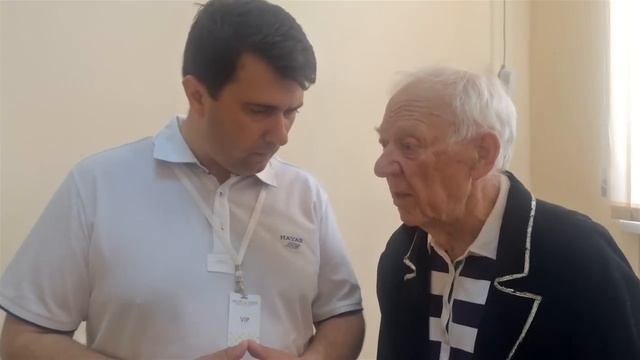 Олег Лебедев одним из первых поприветствовал Олега Попова на Российской земле смотреть онлайн