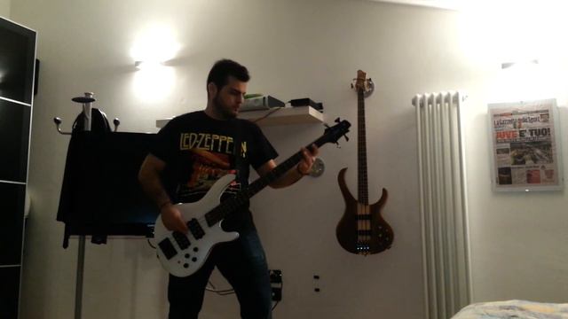 Don't cry - bass cover смотреть онлайн