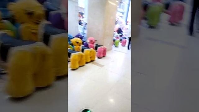 Хайнань.Пешеходная улица в г.Санья,подземный ТЦ.
