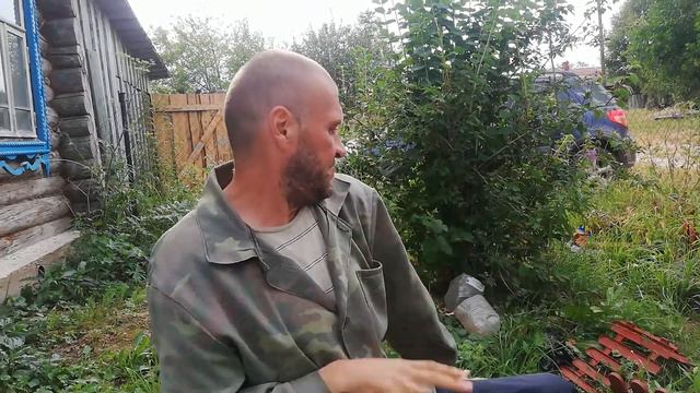 Деревня))) вот так живут люди. При такой жизни еще и петь умудряются)) смотреть онлайн