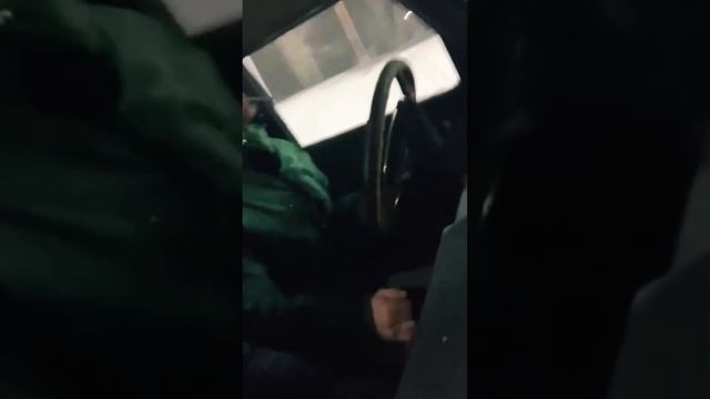 #drift #winter #зимнийдрифт #москвич412 У меня ещё пирожок есть? в данный момент он на постройке. смотреть онлайн