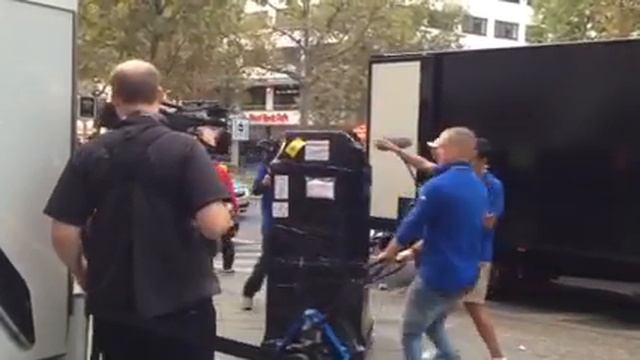 Так завезли iPhone 6 в берлинский App Store смотреть онлайн