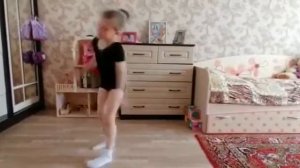 Занимаемся дома! Младшая группа Образцового ансамбля эстрадно-спортивного танца "Конфетти"