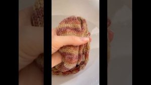 Стирка вязанных носков: как и чем.