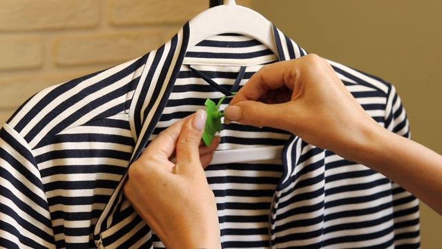 Применение пломб для одежды