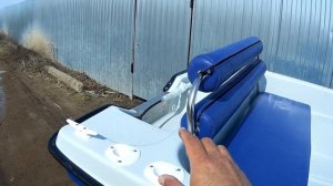 Необычный мягкий салон на моторной лодке Cayman 36