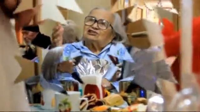 Отмечаем Новый Год в наших Домах престарелых смотреть онлайн