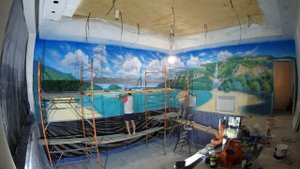 Аэрография на стене в бассейне