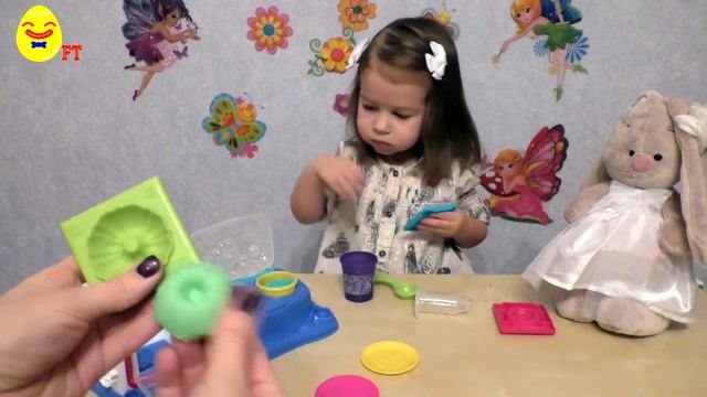 Play Doh Desserts. Девочка открывает сюрприз Play Doh смотреть онлайн