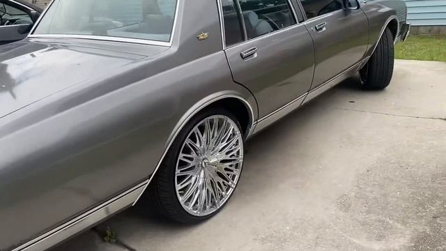 86 Chevy Caprice just chilling смотреть онлайн