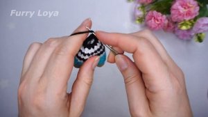 Брелок крючком . Мишка крючком подробный мастер класс . Вязаная игрушка амигуруми . Часть 2