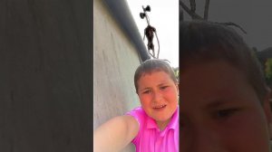 Настоящие Нападение Сиреноголового На Школьника...