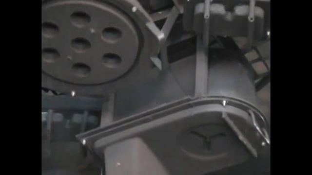 Процесс производства крупногабаритных пластиковых изделий на установке ротационного формования
