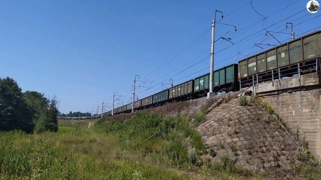 Электровоз ВЛ11.8-633А/632 с грузовым поездом. #Железнаядорога