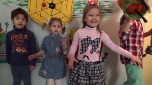 ВЛОГ Какую игрушку купить  | Алина и Юля идут на день рождения | Гуляем в  ТРЦ Мега VLOG