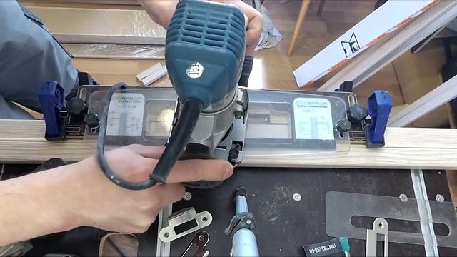 Как врезать фурнитуру на дешевых дверях без махров. Врезка ответки сантехнического замка. смотреть онлайн