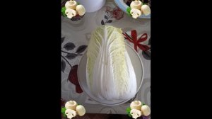 Салат с грибам, сухарикам и пекинской капустой.Очень вкусно и просто.