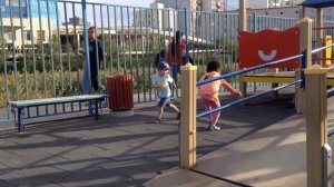 #1 - Три брата отдыхают и гуляют по городу. Three brothers playing in the playground.