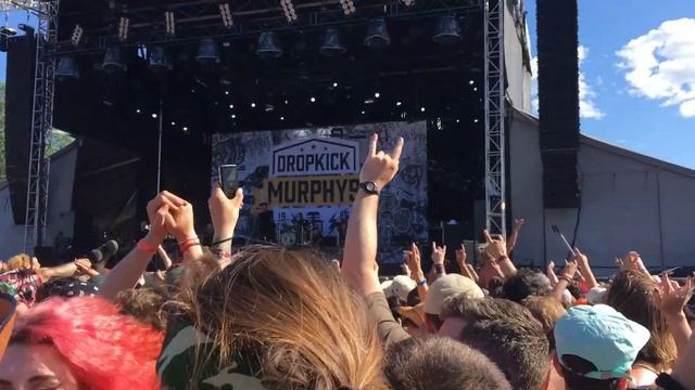Dropkick Murphy's - Barroom Hero (live @ Montebello Rockfest 2018) смотреть онлайн