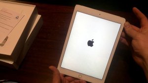 Как перезагрузить ipad air 2 если он завис